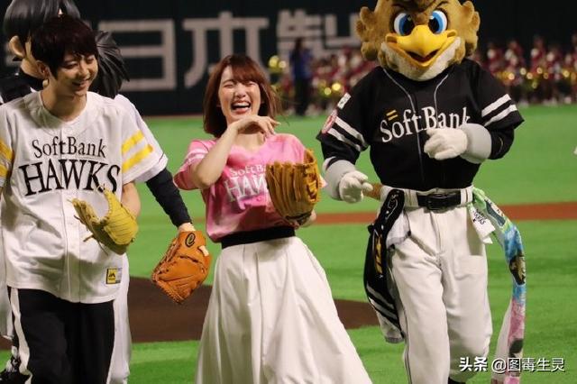 谣言止于此梶裕贵内田真礼再度同框宣传mix动画为职棒开球