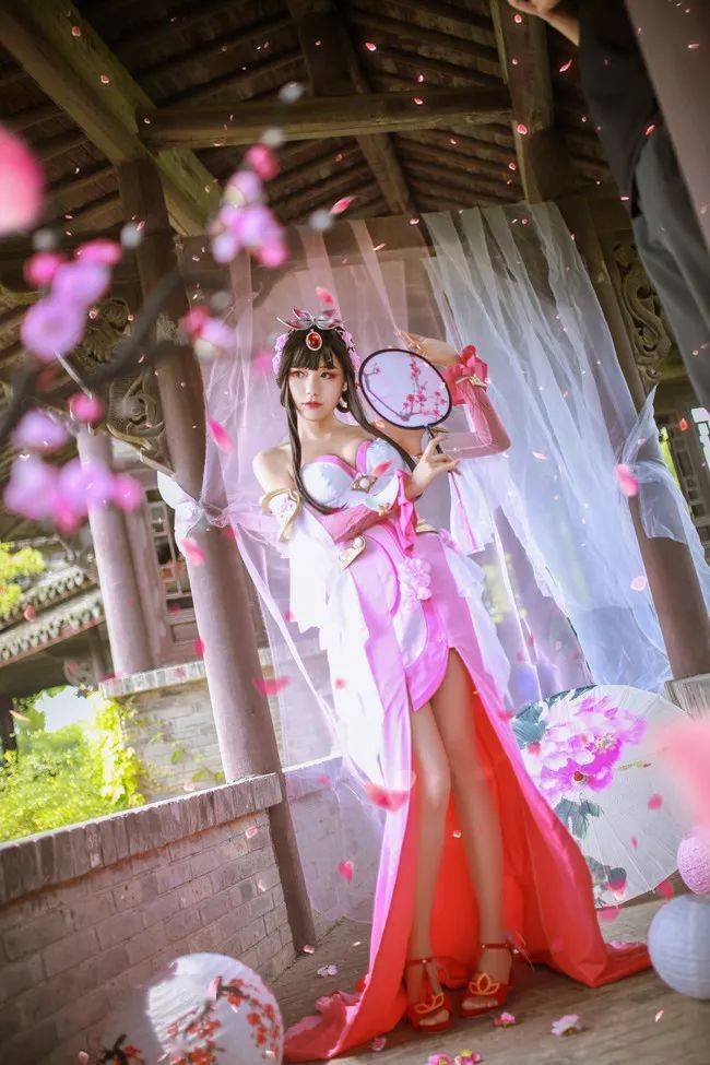 Cosplay女英雄 cos,原神cos八重神子 作品欣赏 现在王者cos越来越火 小编还是觉得这个英雄比较好用一些