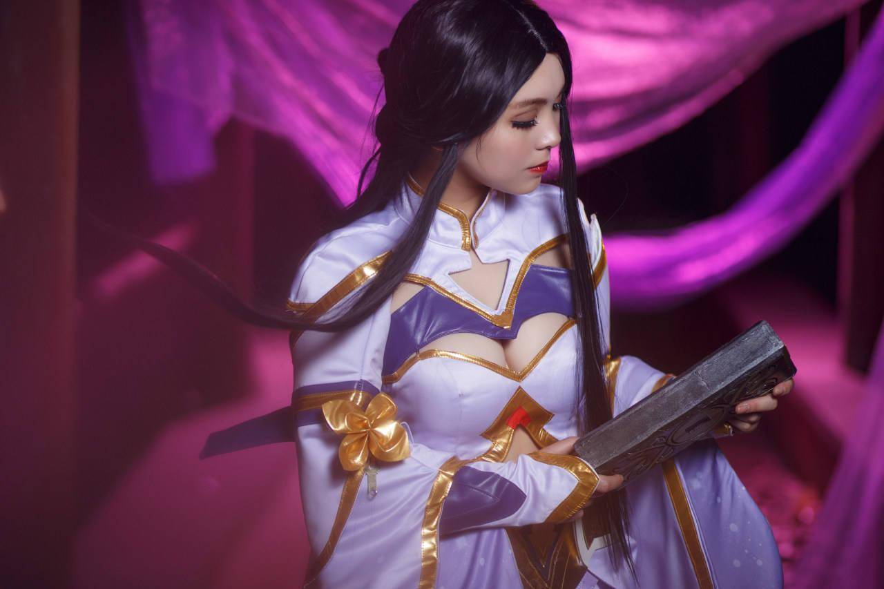 " coser:猫背(原po) 妆娘: 悠茗 摄影/后期:寂七 后勤:安七 夜景太